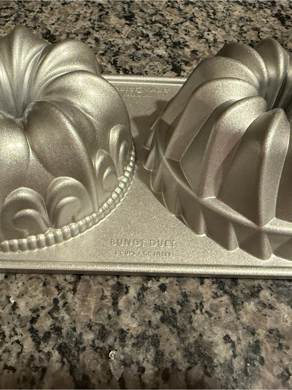 Nordic Ware Bundt Duet Pan Fleur de Lis & Kugelhopf Made in USA